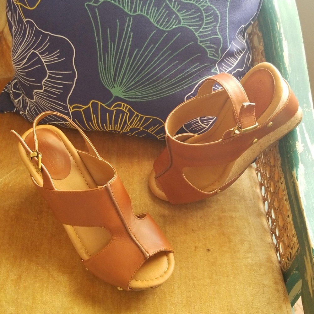 Kenneth Cole Platform Wedge